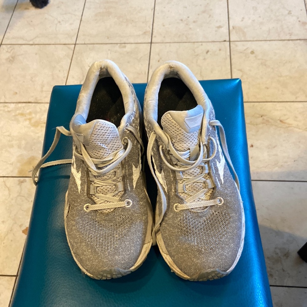 Women’s Mizuno Wave Sky Running Shoes size 9.5
